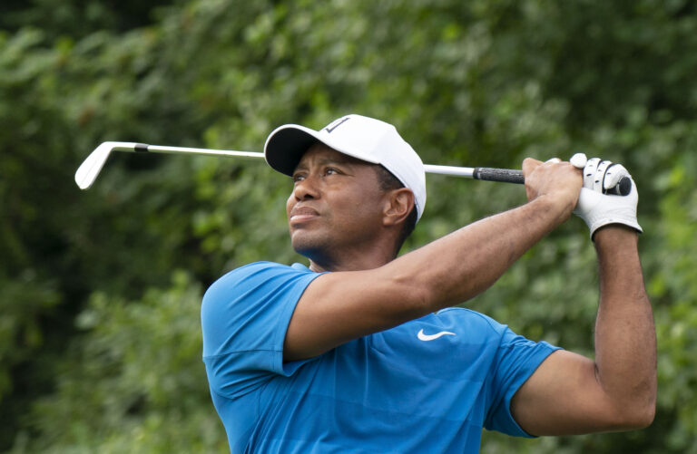 “Tiger Woods Makes a Triumphant Return to Competitive Golf – A Victory on Horizon”